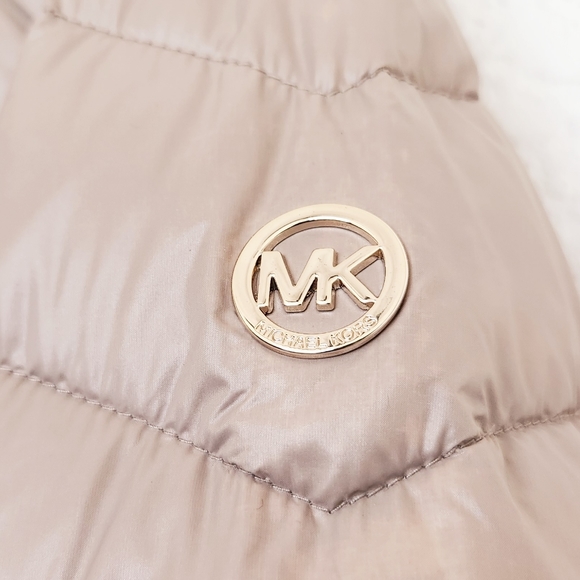 Michael Kors Puffer Jacket with DEFECTS - Picture 7 of 16